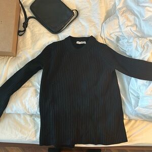 Rag & Bone black wool sweater split back hem size small